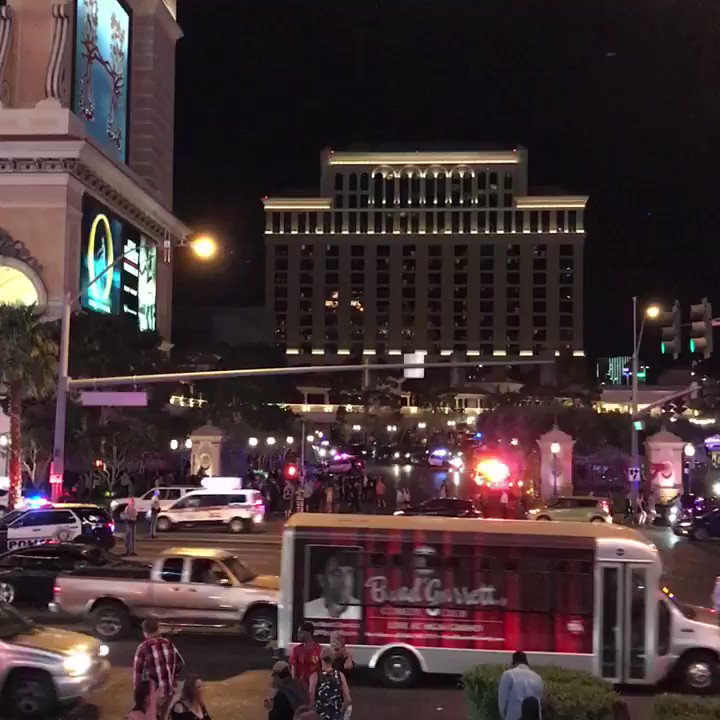 Неизвестный открыл стрельбу в казино Лас-Вегаса