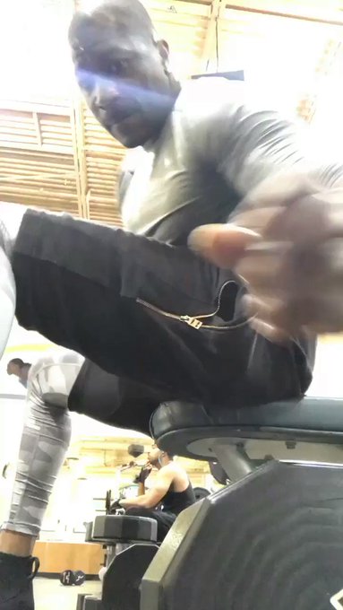 In the lab! @24hourfitness #FitnessMotivation #SundayGrind   #ImBack #NoHo #PiperGang https://t.co/d