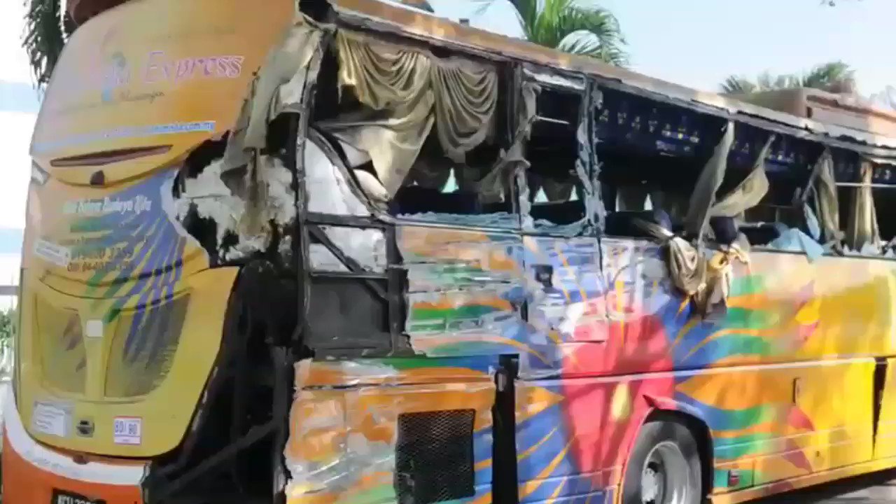 Bernama On Twitter Video Reaksi Seorang Mangsa Cedera Insiden Kemalangan Bas Di Lebuhraya Utara Selatan Berhampiran Bukit Tambun Https T Co Qilqthisai Twitter