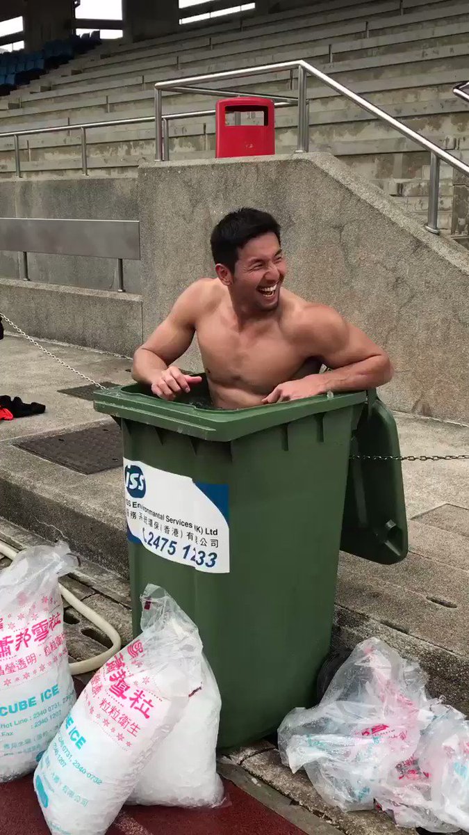 男子セブンズ日本代表 キャプテンズラン終了後アイスバスに入る鶴ヶ﨑選手 Hk7s Rugbyjp 日本ラグビーフットボール協会 Scoopnest