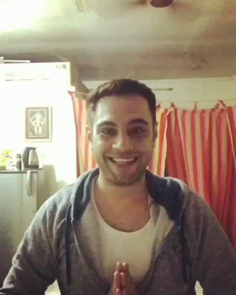Machine (@MachineTheMovie) on Twitter photo 2017-04-12 08:37:58 @MachineTheMovie @themustafaB @Advani_Kiara #ChaturNaar #Tutting #Love @MachineTheMovie @themustafaB @Advani_Kiara #ChaturNaar #Tutting #Love