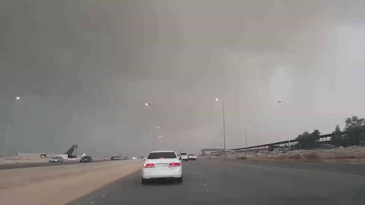 الطقس في الرياض בטוויטר تصويري مباشر فديو سحب ركامية تتجه نحو شرق العاصمه ساعه 2 00م يوم الخميس 7ابريل الطقس في الرياض Https T Co Vyxthzwxix