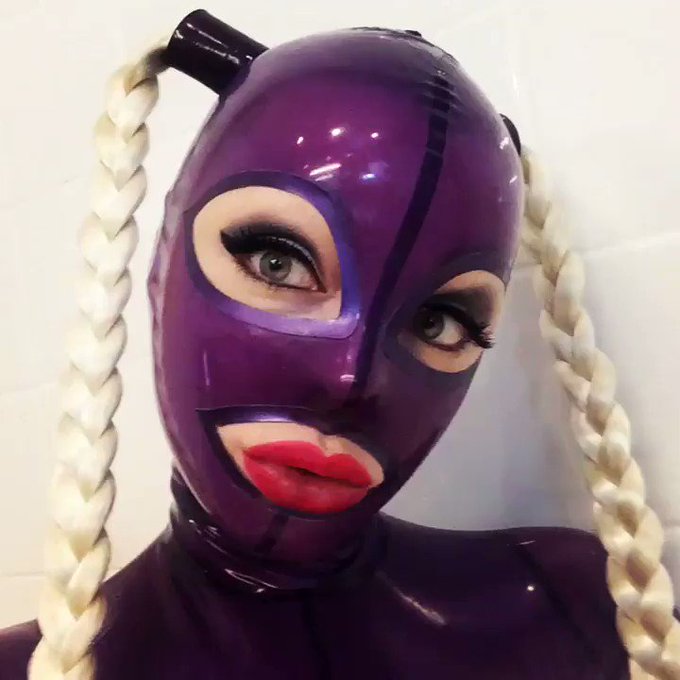 Some weekend fun in my sexy transparent purple outfit 😈 https://t.co/E49CYWql8I