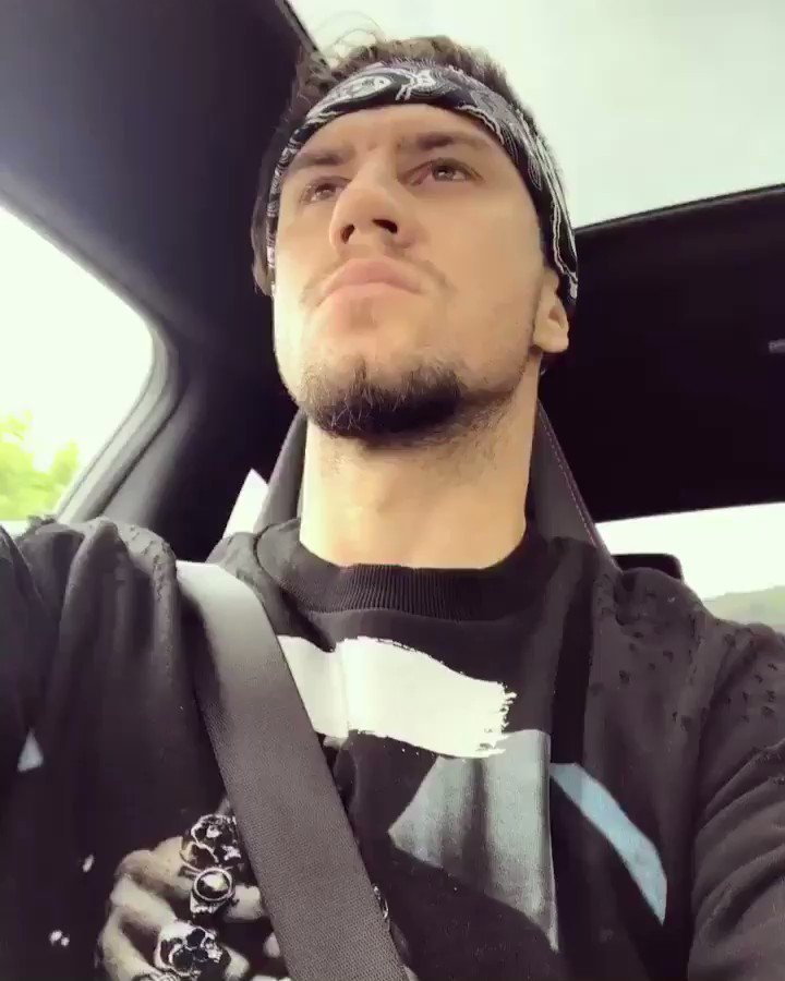 🤣🤘🏼 "Sunday Funday" 🙌🏼😜 https://t.co/27oEOtmW0M
