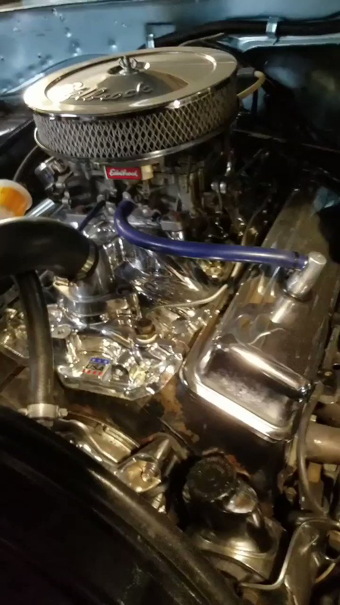 おっさん V8直管でもアメ車くらい大きなエンジンたとうるささは感じないかも バイクの直管は甲高い分うるさいからエンジン 単体でかけると近所迷惑だったりする