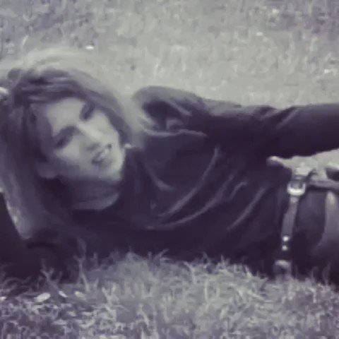 #fbf In France..Didn't know my destiny would be.We'll create a bright future.フランスで..その時はこんな運命が待っているとは..一緒に素敵な未来を築こう。instagram.com/p/BUS1LQQAwXF/…