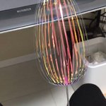 どういう仕組みなのか不思議!デザフェスで買ったおもちゃが回すだけでシャボン玉に見えるw