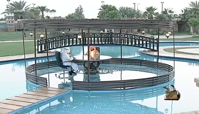 سورة الفاتحة كافية شافية إذا قرأتها بإخلاص وتدبّر شافاك الله وعافاك،
لم يُنزّل الله في التوراة ولا في الإنجيل ولا في القرآن مثلها،
لي معها تجربة في حياتي
#عائض_القرني
