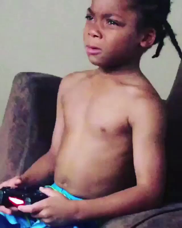 RT @griffdunk: Devin Booker when he gets doubled in open gym https://t.co/x9Os1t83BG