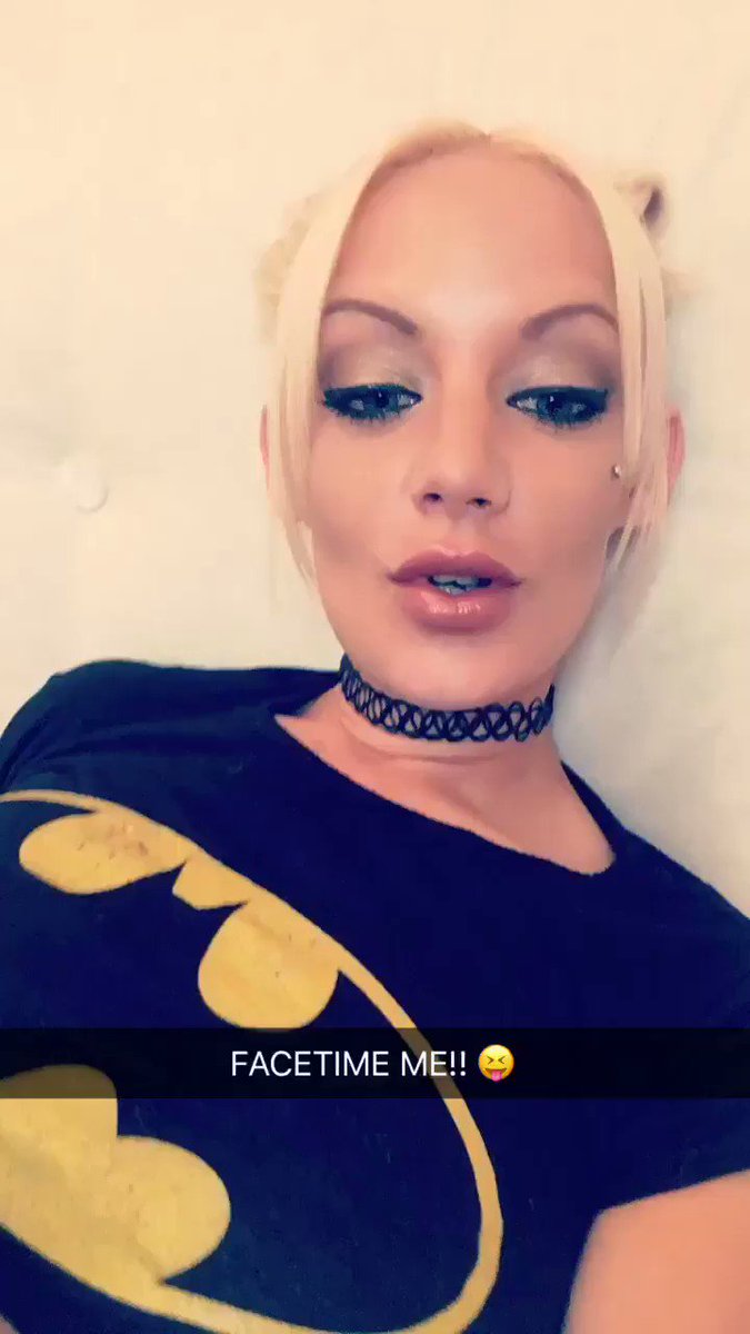 Model - LouLou bigtits