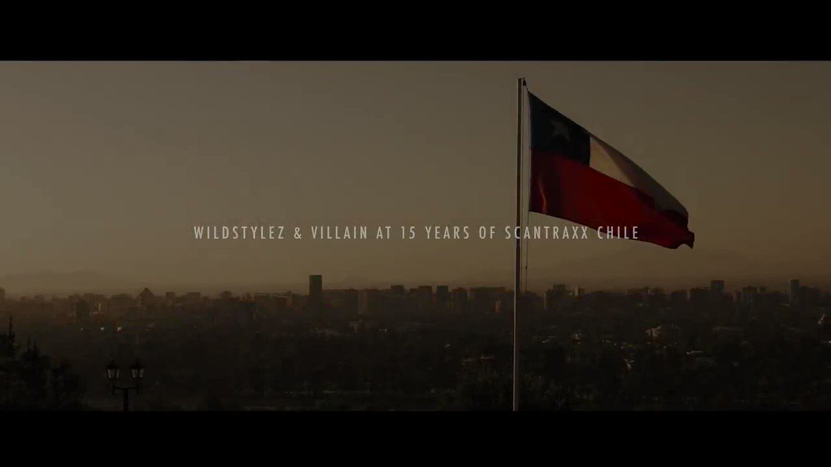 Wildstylez & @villaineyez at 15 Years of @Scantraxx in Santiago!🙏🏻  Chile te amamos mucho, gracias por todo!!! ❤️🇨🇱 https://t.co/8o6MANicKp