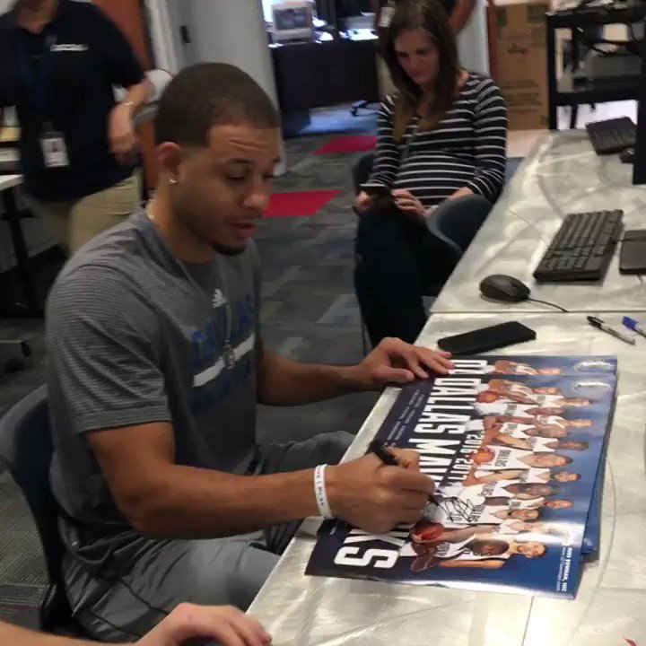Look who's here for @MavsAcad Hoop Camp presented by @Academy! @sdotcurry here signing for the campers! https://t.co/41hCrwlsS4