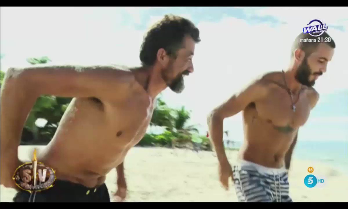 SEGUI on X: José Luis e Iván al agua desnudo #SVGala11 #Slow  t.coL0DLnea1LD  X