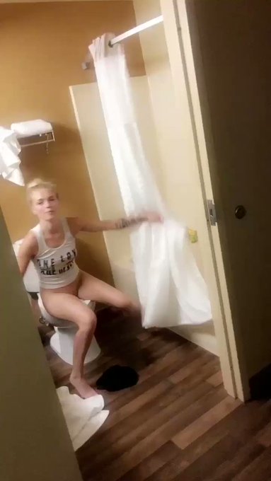 Prepping for anal be like..... https://t.co/yvcxk0rrhr