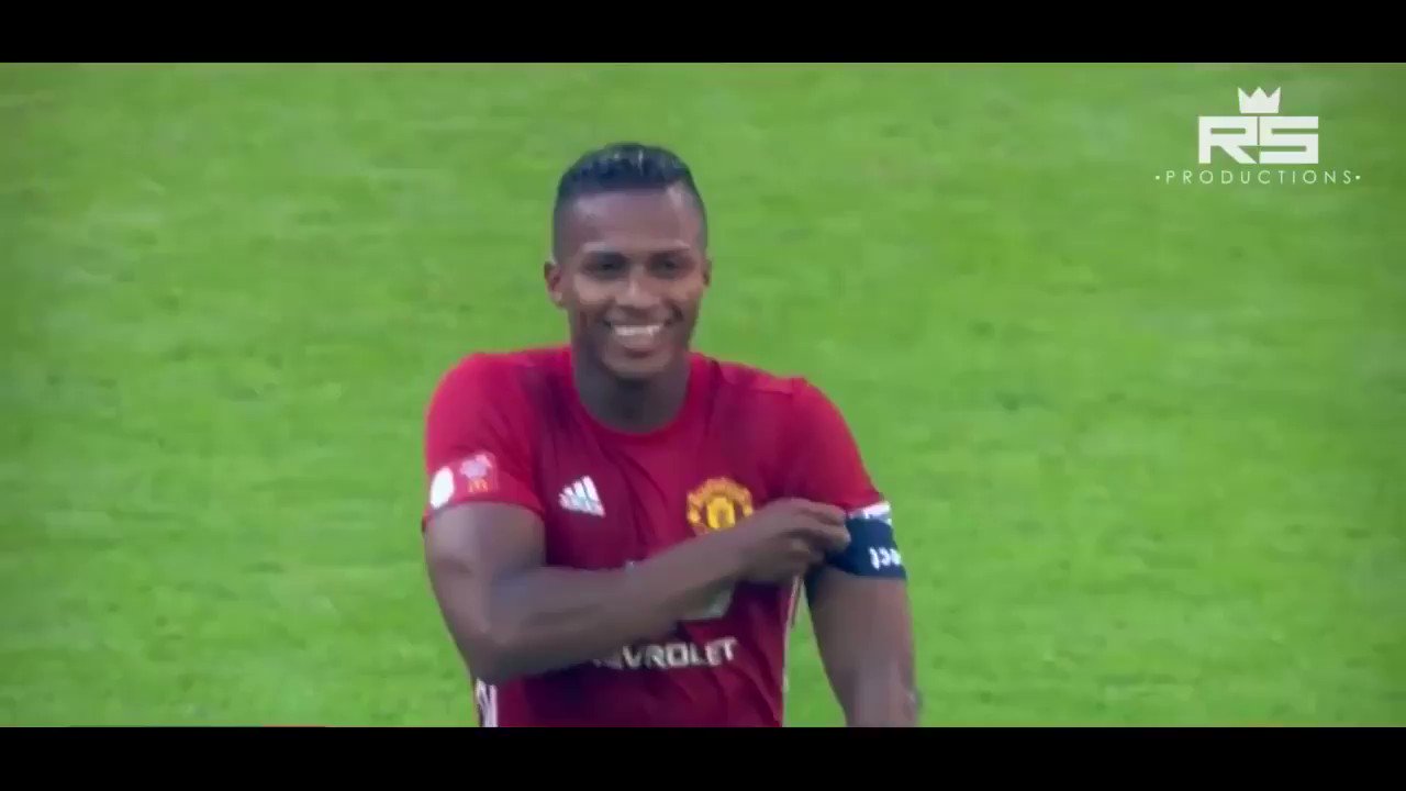 Happy birthday ANTONIO VALENCIA! Beast  