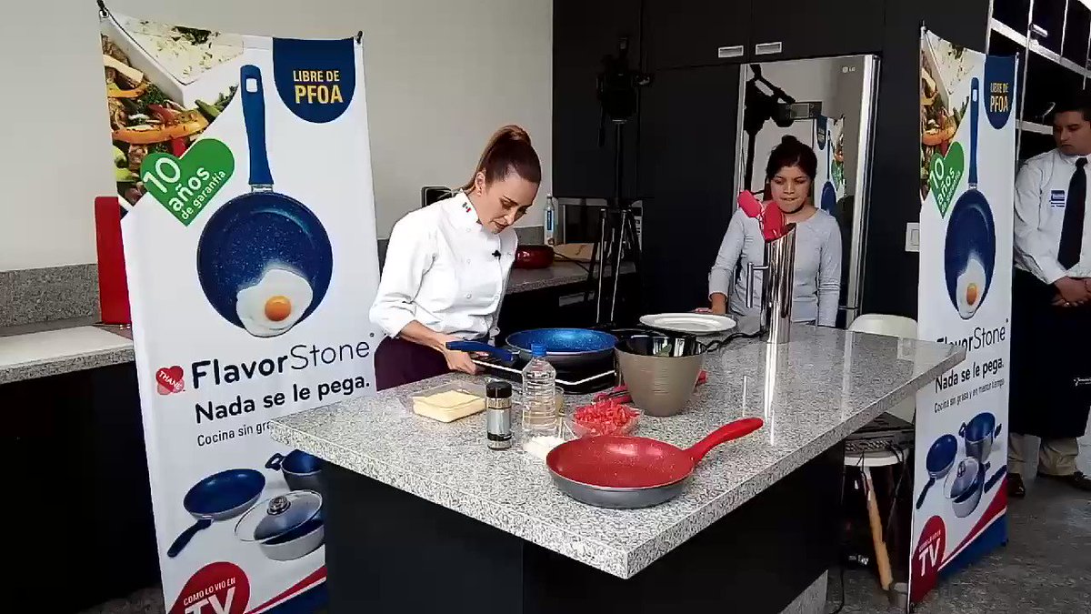 Dore Ferriz demostrando cocina saludable con sartenes con menos energía @mejorcompratv https://t.co/wU5iP23LcU