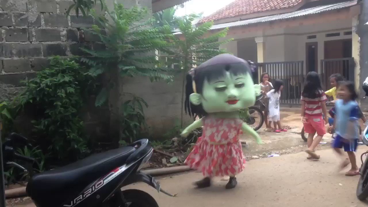 Sohe Soleh Apa Aja Boleh صحح Dignat Nd 横から突然失礼します 私も似たものを見かけたことがあります まぶたがピクピク痙攣していて気持ちわるかったです T Co Tjw403gzfj Twitter