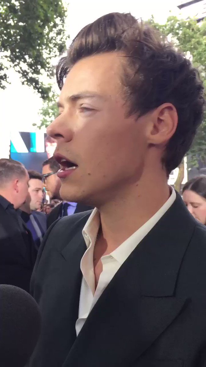 πππ. (@harrymoonchild) on Twitter photo 2020-05-24 04:31:20 Imagine thinking Ill ever get over HOW GOOD harry looked at the Dunkirk premiere. Its the harry styles glow. Imagine thinking Ill ever get over HOW GOOD harry looked at the Dunkirk premiere. Its the harry styles glow.