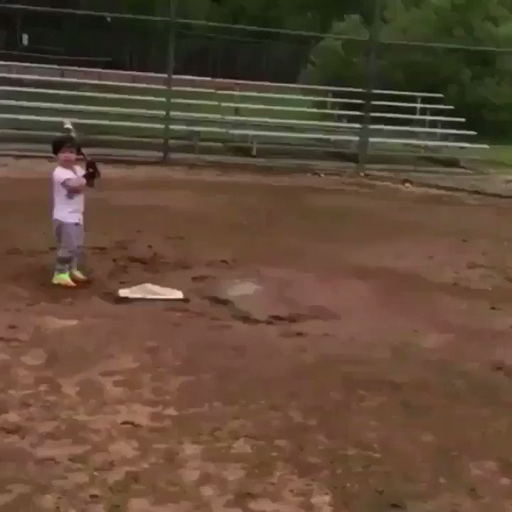 Baseball Lifestyle™ (@BsbLifestyle__) on Twitter photo 17/07/2017 16:14:45 This will be my son 😍 This will be my son 😍
