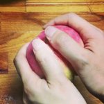 つるっとすっきり〜!桃の皮が綺麗に剥けすぎるので真似したい!