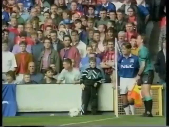 Happy 49th Birthday to Steve McManaman Who remembers when him and Bruce Grobbelaar went at it 
