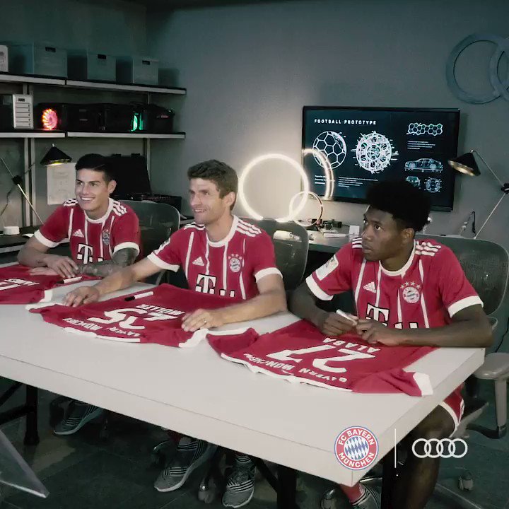 ✍️🇨🇳👌 @jamesdrodriguez @esmuellert_ @David_Alaba #AudiFCBTour @AudiFootball #visitingfriends https://t.co/xxeBij1KFI