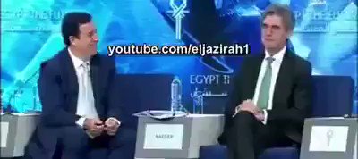 رئيس شركة "سيمنز" يسخر من السيسي..#السيسي قال لي: "أريد منحة مالية كمساعدة"فقلت له: انظر.. إنّ جيوبي فارغة !هذا رئيس أم متسوّل !