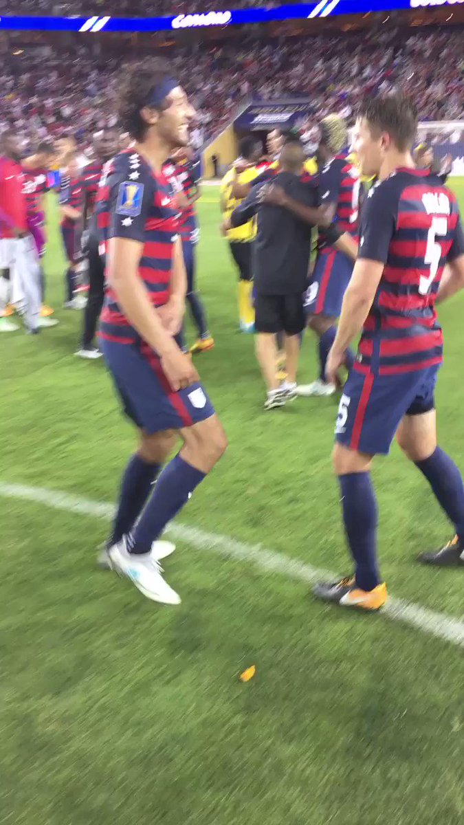 Hugs and Handshakes! We're @GoldCup champs! 🏆🇺🇸 https://t.co/4a3uqDCHOF