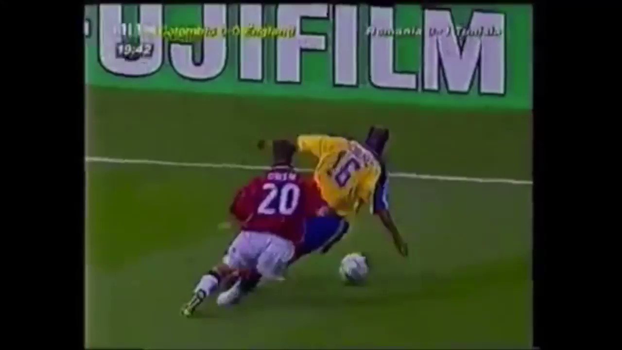 Happy birthday to Darren Anderton

(  