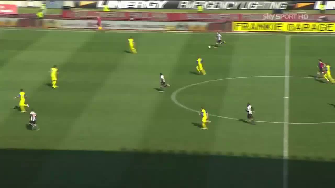 Happy 42nd birthday to Antonio Di Natale who made every volley just look so simple. 

