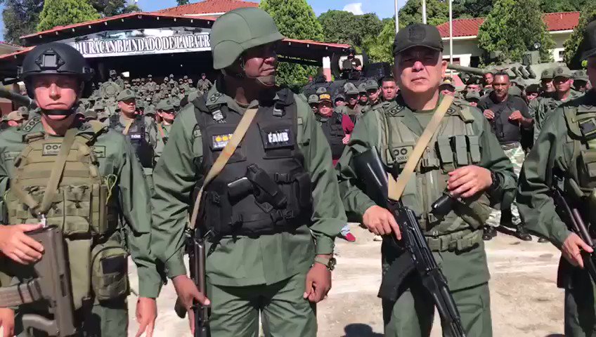 VIDEO: El chavismo da por sofocado el alzamiento militar contra Maduro Ty8IUZEqFj79NiQV