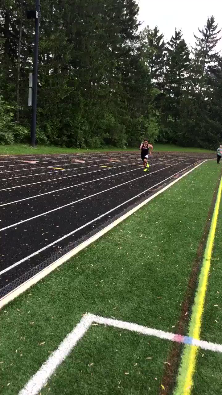 Happy birthday Lewis I love you      you\re low key Usain Bolt 