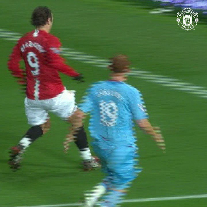  - Happy birthday, Dimitar Berbatov

Romelu Lukaku would injure the entire front row of the crowd if he tried this 