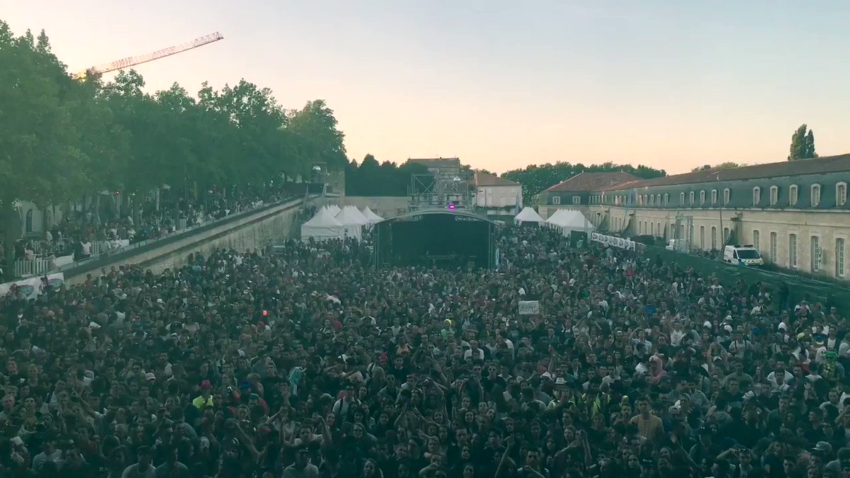 "Collide" in France last weekend! You guys were amazing! ❤  Download / Stream: smarturl.it/VTCollide https://t.co/I1KB7BEv5N