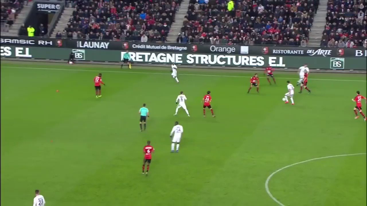 Happy birthday to Julian Draxler, and thankfully I can bring back his most satisfying goal back to the TL 