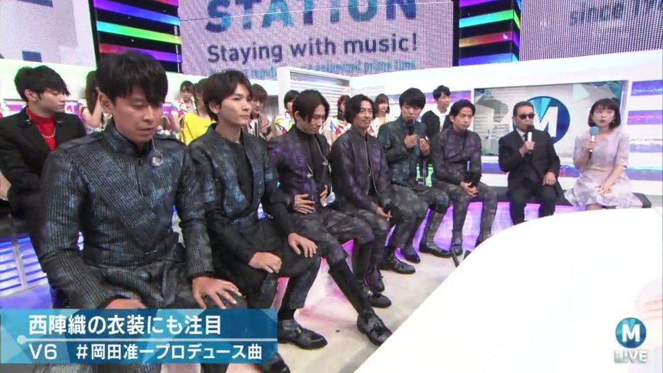 サキ 卍さんはtwitterを使っています 17 08 18 Mステ V6トーク部分 E 今日あの ミラーボールたくさんあるんですよ 六本木中から集めたんじゃないかと思って あのスナックやこのクラブから 今六本木なんか静かだって言いますからね今
