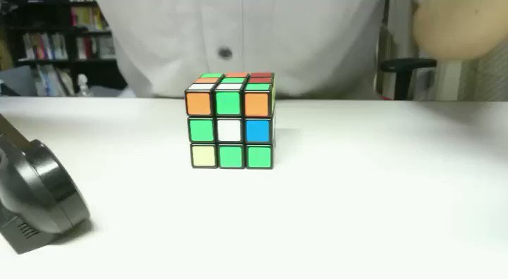 これって手品？wwルービックキューブを合わせているのかと思ったら突然他のものにww