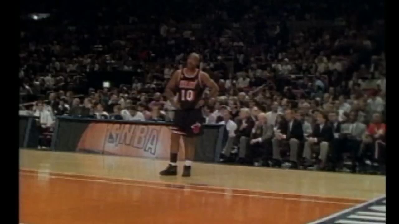 Wishing Tim Hardaway a Happy Birthday! Most underrated crossover ever? 