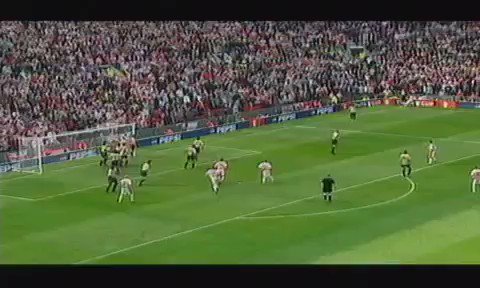 Happy birthday to David Seaman. Here he is doing something special to upset Sheffield United. 