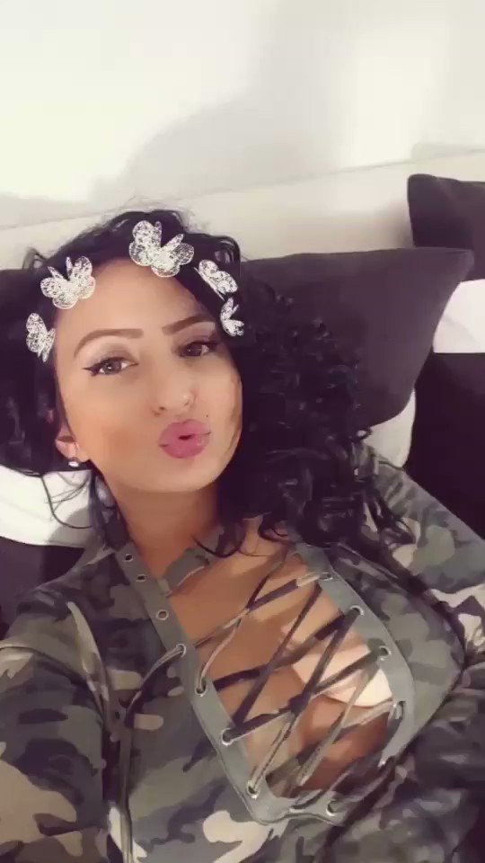 Model - Cassiopeia anal