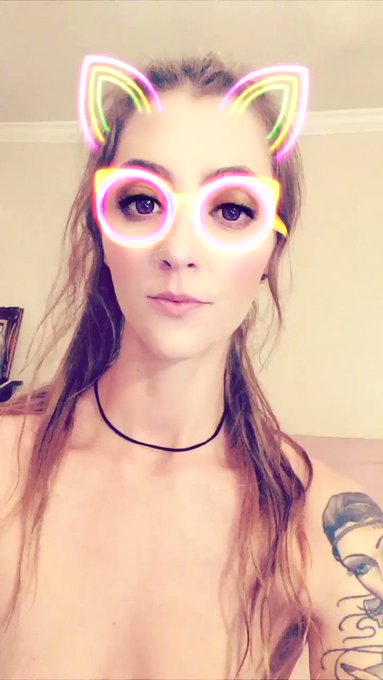 Logging online @MyFreeCams 🎉 come hangout with me! I'll be on in 20 mins! https://t.co/OcwJw6x8D0<a class="tags" href="/tag/myfreecams">@myfreecams</a><a href="/tag/demcheeks"class="tags"><span>#demcheeks</span></a>