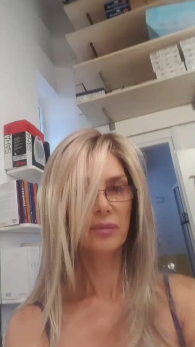 BUONGIORNO 😘😘 https://t.co/6DngSeMVAC<a href="/tag/newprofilepic"class="tags"><span>#newprofilepic</span></a>