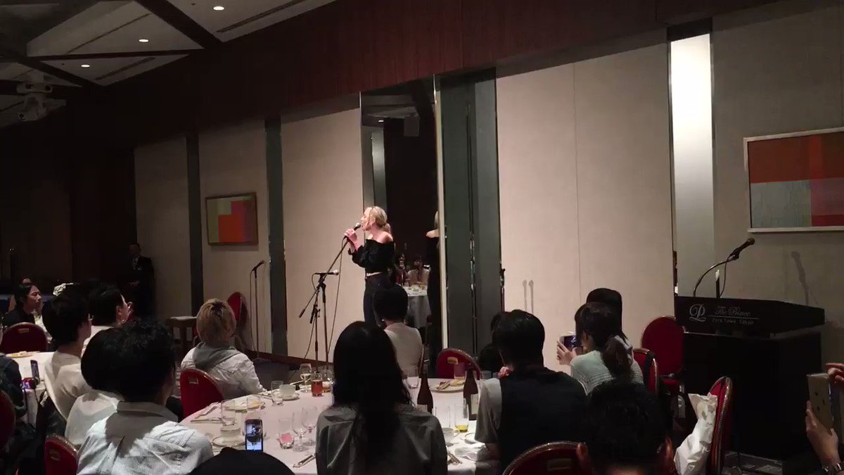 ハリコン Hollycontokyo ハリコン スピンオフ たくさんのお客様に暖かくお迎え頂き 本当にありがとうございました ウェルカム パーティーで披露されたエミリー キニーさんの ウォーキング デッド 挿入 歌 Hold On 天使の歌声をお届けし ハリコン Hollycontokyo ハリコン スピンオフ たくさんのお客様に暖かくお迎え頂き 本当にありがとうございました ウェルカム パーティーで披露されたエミリー キニーさんの ウォーキング デッド 挿入 歌 Hold On 天使の歌声をお届けし