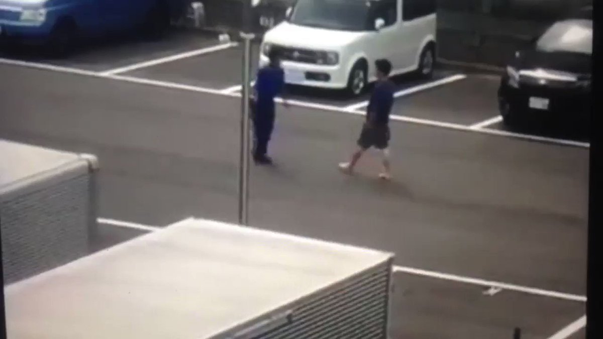 #週刊新潮、サカイ引越センター 社員ボコボコのパワハラ動画 動画撮影者を脅すも#週刊新潮に スクープされる。 トレードマークのパンダを 強調した東証1部上場の業界大手 「聞こえへんねん、コラ〜」 私服の上司が作業服姿の部下を ここまで殴る蹴るって駄目だろ チンピラか!ブラックや