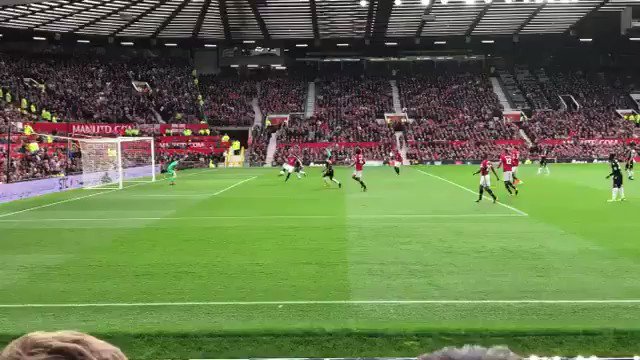 Happy 33rd birthday to Juan Mata! Enjoy this absolutely INCREDIBLE ball control from the Spanish wizard! 