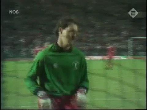 Happy birthday to Bruce Grobbelaar and his spaghetti legs.

Video: 