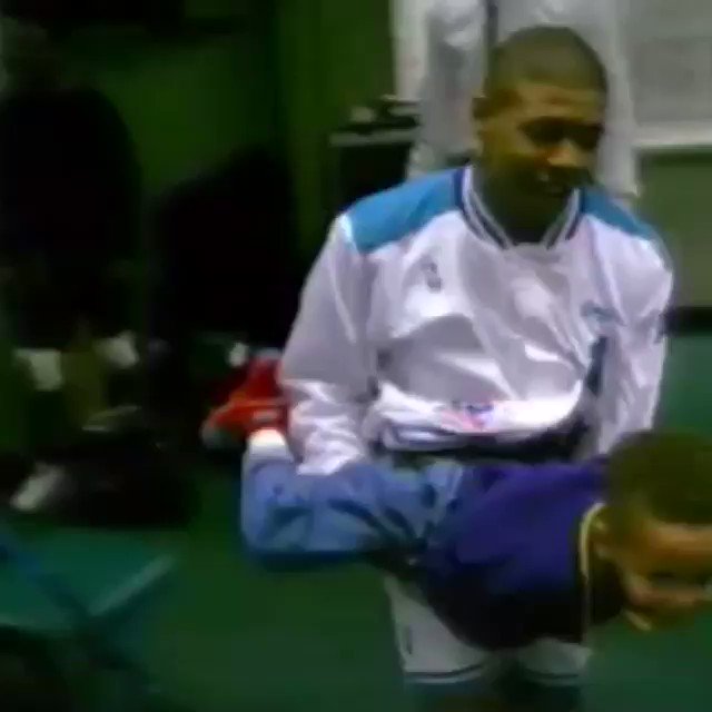 TheWarriorsTalk on Twitter "(1992) Steph gets an airplane ride from