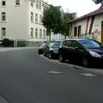 BGMの効果って絶大!スピード感溢れる音に乗せて走ってきたバイクのトリックに爆笑!