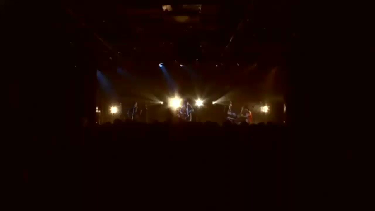 さっちゃん Teen Sを初めて聞いたときは歌詞がすんごくて 衝撃を受けた とにかくすんごい歌 私のなかでﾌﾞﾙｰﾊｰﾂとか すごい歌詞書くバンドは ﾎﾟﾂﾘﾎﾟﾂﾘといたけど やっぱり Andyはすんごいです 小山田壮平 Andymori T Co Ohzkdavlbb Twitter