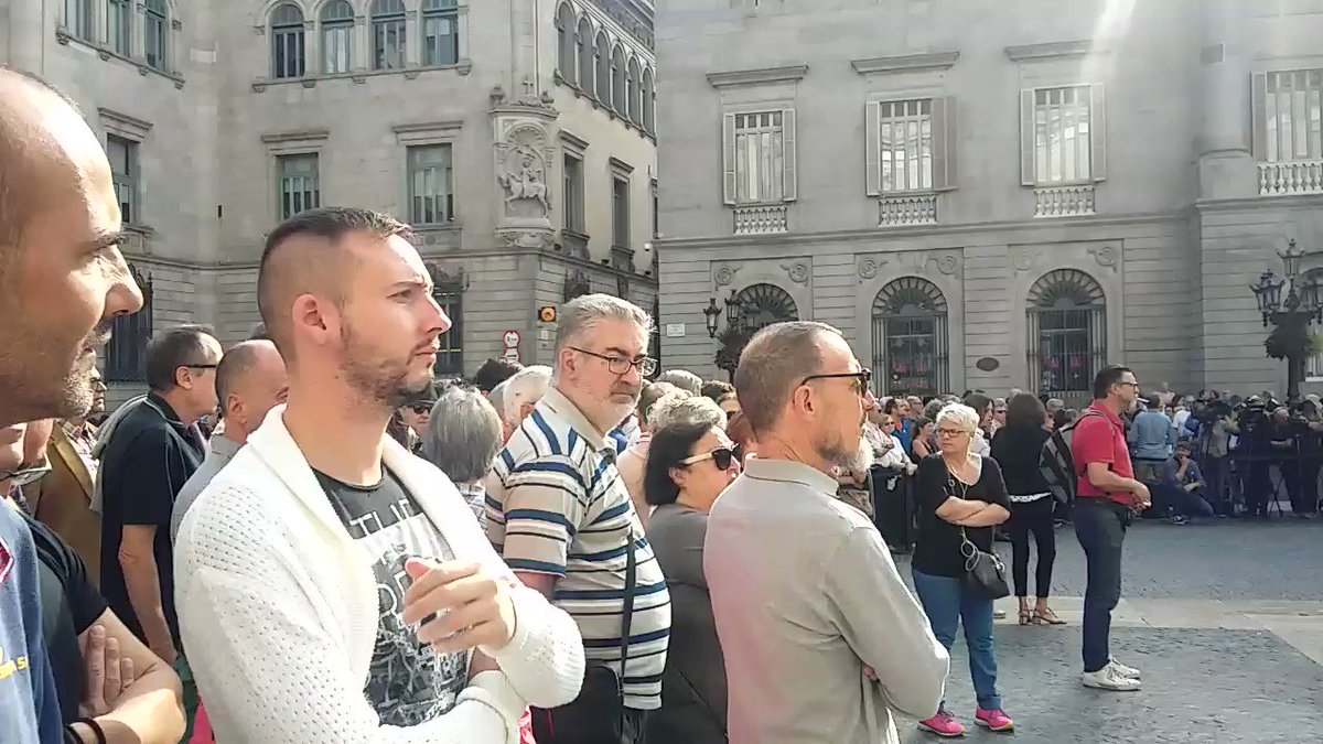 Diario de un golpe: Colau protesta por el encarcelamiento de ‘los Jordis’ JCcPjllufjbWTcZH